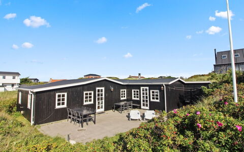Gudwer - 300M from the Sea: Herbe, Arbuste, Maison, Jardin, Domicile, Chalet, Lot Terre, Pelouse, Couverture De Sol