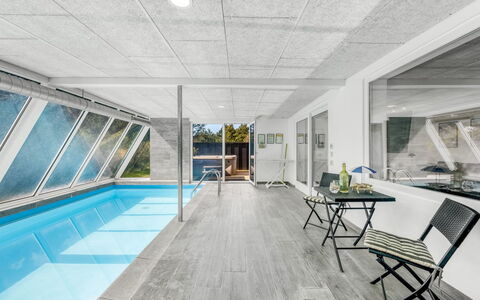 Irlin - 800M from the Sea: Biens, Ombre, Allée, Ferme