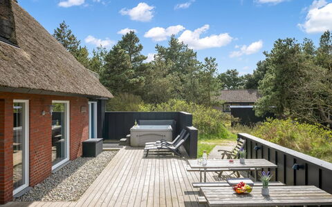Irlin - 800M from the Sea: Biens, Ombre, Allée, Ferme