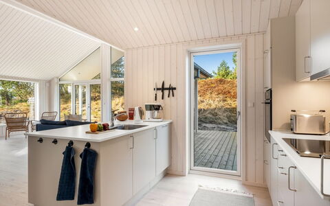 Nanouk - 500M from the Sea: Maison, Toit, Domicile, Chalet, Cabanon, Batiments Jardin, Siding, Cour, Cabane En Rondins, Cabane