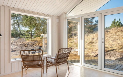 Nanouk - 500M from the Sea: Maison, Toit, Domicile, Chalet, Cabanon, Batiments Jardin, Siding, Cour, Cabane En Rondins, Cabane