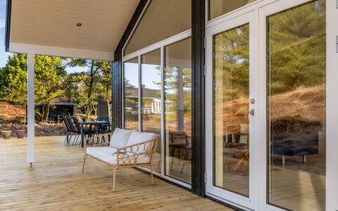 Nanouk - 500M from the Sea: Maison, Toit, Domicile, Chalet, Cabanon, Batiments Jardin, Siding, Cour, Cabane En Rondins, Cabane