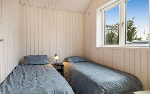 Nanouk - 500M from the Sea: Bois, Chambre, Sol, Sol, Plafond, Lit, Drap De Lit, Pièce, Cadre De Lit, Literie
