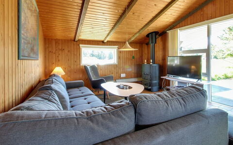 Alaia - 1Km from the Sea: Arbuste, Design Urbain, Couverture De Sol, Brique, Appartement, Biens, Brickwork, Balcon, Aménagement Paysager