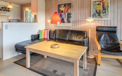 Tuulikki - 1.6Km from the Sea: Herbe, Arbuste, Maison, Jardin, Domicile, Chalet, Lot Terre, Pelouse, Couverture De Sol