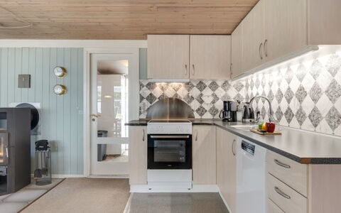 Yardila - 1.5Km from the Sea: Cuisine, Design Intérieur, Bois, Sol, Appareil De Cuisine, Plafond, Comptoir, Principaux Appliance, Cabinetry, Sol