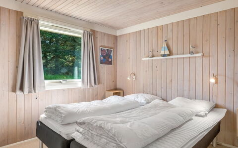Yardila - 1.5Km from the Sea: Lit, Chambre, Drap De Lit, Bois, Literie, Design Intérieur, Meubles, Plafond, Sol, Cadre De Lit