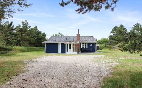 Yardila - 1.5Km from the Sea: Herbe, Maison, Toit, Chalet, Domicile, Arbuste, Ferme, Lot Terre, Zone Rurale