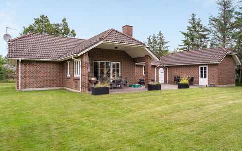 Hjalmsvider - 1Km from the Sea: Herbe, Maison, Toit, Chalet, Domicile, Arbuste, Ferme, Lot Terre, Zone Rurale