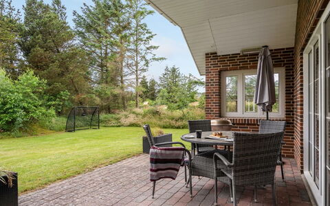 Hjalmsvider - 1Km from the Sea: Maison, Domicile, Toit, Zone Résidentielle, Chalet, Biens, Ferme, Pelouse, Aménagement Paysager, Siding