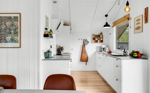 Ilsi - 1.5Km from the Sea: Cuisine, Sol, Bois, Design Intérieur, Comptoir, Luminaire, Plafond, Sol, Appareil De Cuisine, Domicile