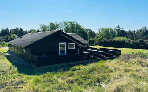 Ilsi - 1.5Km from the Sea: Herbe, Maison, Toit, Chalet, Domicile, Arbuste, Ferme, Lot Terre, Zone Rurale