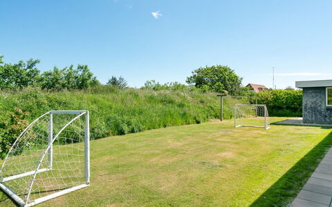 Sunna - 500M from the Sea: Maison, Toit, Domicile, Chalet, Biens, Ferme, Villa, Porche, Siding