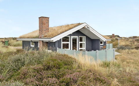Tennie - 300M from the Sea: Toit, Chalet, Architecture, Maison, Domicile, Lot Terre, Cabane, Ferme, À Déchaumer, Biens