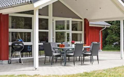 Gundel - 400M from the Sea: Chalet, Jardin, Siding, Batiments Jardin, Ombre, Cour, Arrière-Cour, Pelouse, Ferme, Aménagement Paysager