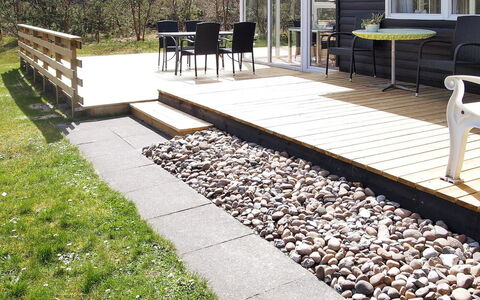 Dane - 500M from the Sea: Bois, Roche, Composite, Passerelle, Dur, Planche, Jardin