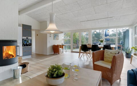 Ridvan - 500M from the Sea: Maison, Toit, Domicile, Chalet, Cabanon, Batiments Jardin, Siding, Cour, Cabane En Rondins, Cabane