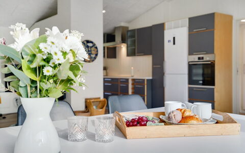 Ridvan - 500M from the Sea: Maison, Toit, Domicile, Chalet, Cabanon, Batiments Jardin, Siding, Cour, Cabane En Rondins, Cabane