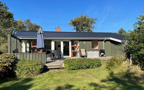 Ridvan - 500M from the Sea: Maison, Toit, Domicile, Chalet, Cabanon, Batiments Jardin, Siding, Cour, Cabane En Rondins, Cabane