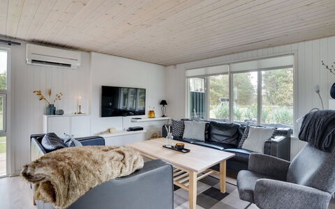 Monja - 2.2Km from the Sea: Piscine, Mobilier De Jardin, Meubles, Recours, Dalle, Eco Hôtel, Ombre, Chaise, Loisir, Biens