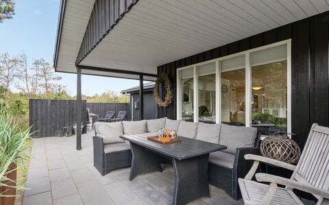 Monja - 2.2Km from the Sea: Piscine, Mobilier De Jardin, Meubles, Recours, Dalle, Eco Hôtel, Ombre, Chaise, Loisir, Biens