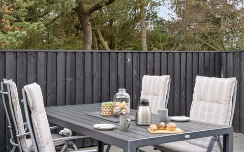 Monja - 2.2Km from the Sea: Piscine, Mobilier De Jardin, Meubles, Recours, Dalle, Eco Hôtel, Ombre, Chaise, Loisir, Biens