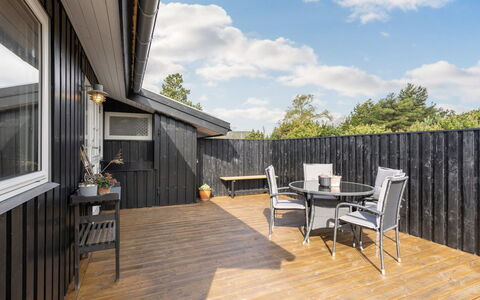 Monja - 2.2Km from the Sea: Piscine, Mobilier De Jardin, Meubles, Recours, Dalle, Eco Hôtel, Ombre, Chaise, Loisir, Biens
