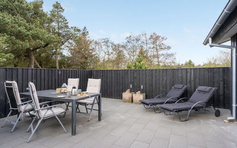 Monja - 2.2Km from the Sea: Piscine, Mobilier De Jardin, Meubles, Recours, Dalle, Eco Hôtel, Ombre, Chaise, Loisir, Biens