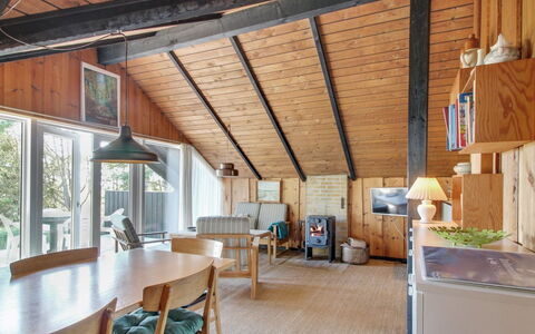 Ernst - 700M from the Sea: Maison, Toit, Domicile, Chalet, Biens, Ferme, Villa, Porche, Siding