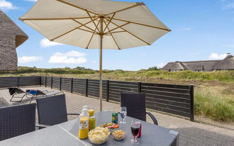 Rother - 100M from the Sea: Maison, Domicile, Toit, Zone Résidentielle, Chalet, Biens, Ferme, Pelouse, Aménagement Paysager, Siding