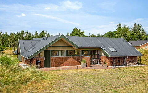 Görel - 1Km from the Sea: Herbe, Maison, Toit, Domicile, Chalet, Arbuste, Lot Terre, Zone Rurale, Ferme, Couverture De Sol