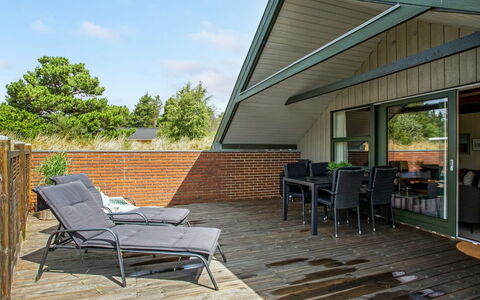 Görel - 1Km from the Sea: Herbe, Maison, Toit, Domicile, Chalet, Arbuste, Lot Terre, Zone Rurale, Ferme, Couverture De Sol