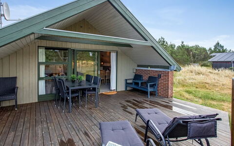 Görel - 1Km from the Sea: Herbe, Maison, Toit, Domicile, Chalet, Arbuste, Lot Terre, Zone Rurale, Ferme, Couverture De Sol
