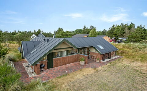 Görel - 1Km from the Sea: Herbe, Maison, Toit, Domicile, Chalet, Arbuste, Lot Terre, Zone Rurale, Ferme, Couverture De Sol