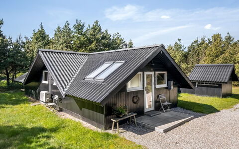 Rumena - 800M from the Sea: Herbe, Maison, Toit, Domicile, Chalet, Arbuste, Lot Terre, Zone Rurale, Ferme, Couverture De Sol