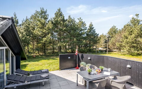 Rumena - 800M from the Sea: Herbe, Maison, Toit, Domicile, Chalet, Arbuste, Lot Terre, Zone Rurale, Ferme, Couverture De Sol