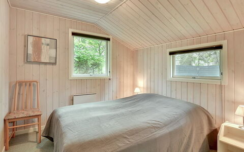 Hildegarde - 900M from the Sea: Bois, Plafond, Design Intérieur, Sol, Sol, Chambre, Pièce, Drap De Lit, Dur, Lit