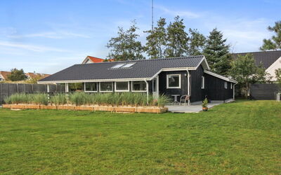 Hildegarde - 900M from the Sea