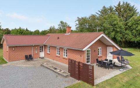 Kalotta - 3.2Km from the Sea: Piscine, Mobilier De Jardin, Meubles, Recours, Dalle, Eco Hôtel, Ombre, Chaise, Loisir, Biens