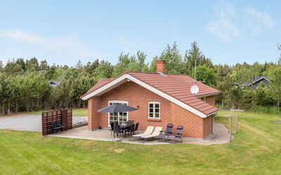 Kalotta - 3.2Km from the Sea