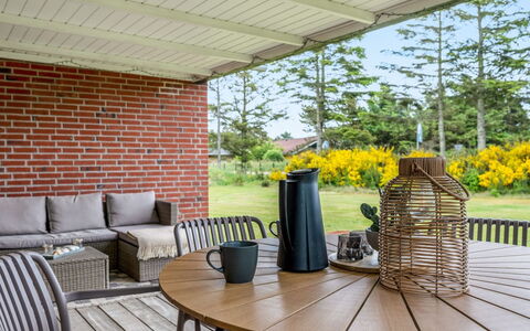 Agni - 800M from the Sea: Meubles, Mobilier De Jardin, Table, Chaise, Tableau De Plein Air, Ombre, Table Cuisine Et Salle A Manger, Jardin, Patio, Table Basse