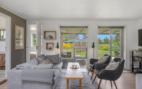 Agni - 800M from the Sea: Meubles, Canapé, Design Intérieur, Bois, Sol, Salon, Plafond, Sol, Domicile