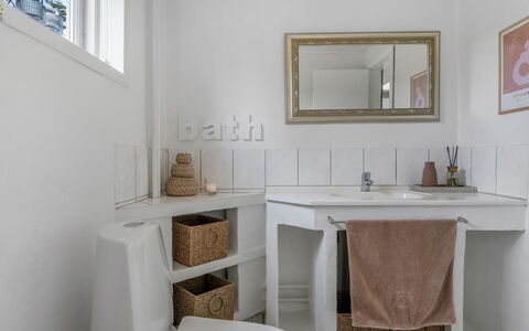 Agni - 800M from the Sea: Design Intérieur, Salle De Bains, Mur, Sol, Luminaire Plomberie, Sol, Armoire De Toilette, Évier, Domicile, Plafond