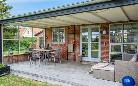 Agni - 800M from the Sea: Meubles, Porche, Mobilier De Jardin, Domicile, Toit, Porte, Tableau De Plein Air, Patio, Plate-Forme, Chalet