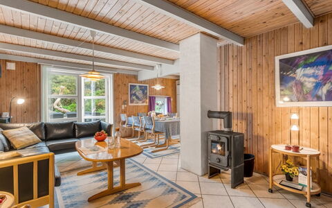 Urda - 1Km from the Sea: Bois, Plafond, Domicile, Meubles, Pièce, Chalet, Cabane En Rondins, Chaise, Dur, Salon