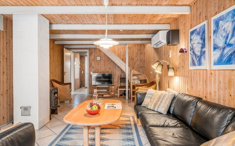 Urda - 1Km from the Sea: Bois, Plafond, Meubles, Domicile, Pièce, Dur, Salon, Cabane En Rondins, Chalet, Chaise