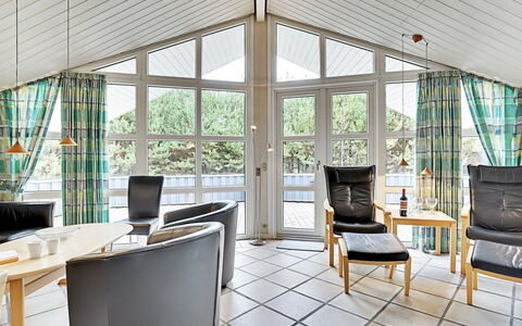Guththorm - 600M from the Sea: Meubles, Design Intérieur, Plafond, Canapé, Sol, Sol, Chaise, Salon, Porte