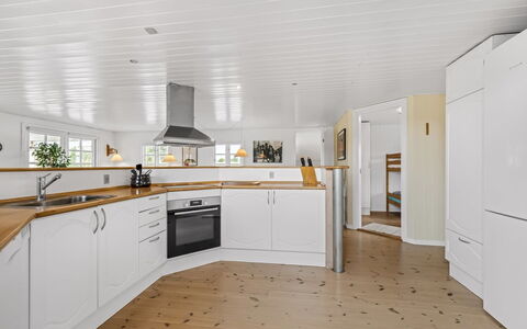 Dortea - 600M from the Sea: Sol, Bois, Sol, Plafond, Design Intérieur, Parquet, Comptoir, Cabinetry, Cuisine, Meubles