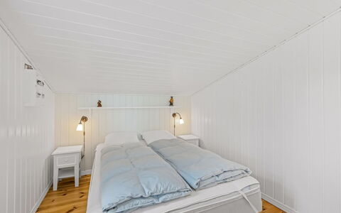Dortea - 600M from the Sea: Bois, Sol, Plafond, Sol, Design Intérieur, Chambre, Parquet, Pièce, Lit, Planche