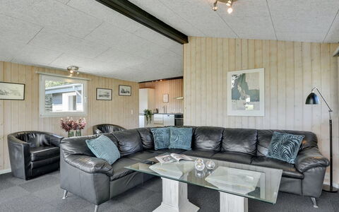 Jess - from the Sea: Plafond, Bois, Meubles, Design Intérieur, Sol, Sol, Canapé, Domicile, Pièce, Salon
